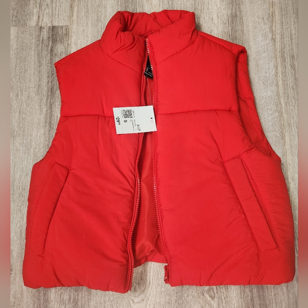 Forever 21 Cropped Puffer Vest Red Size Small